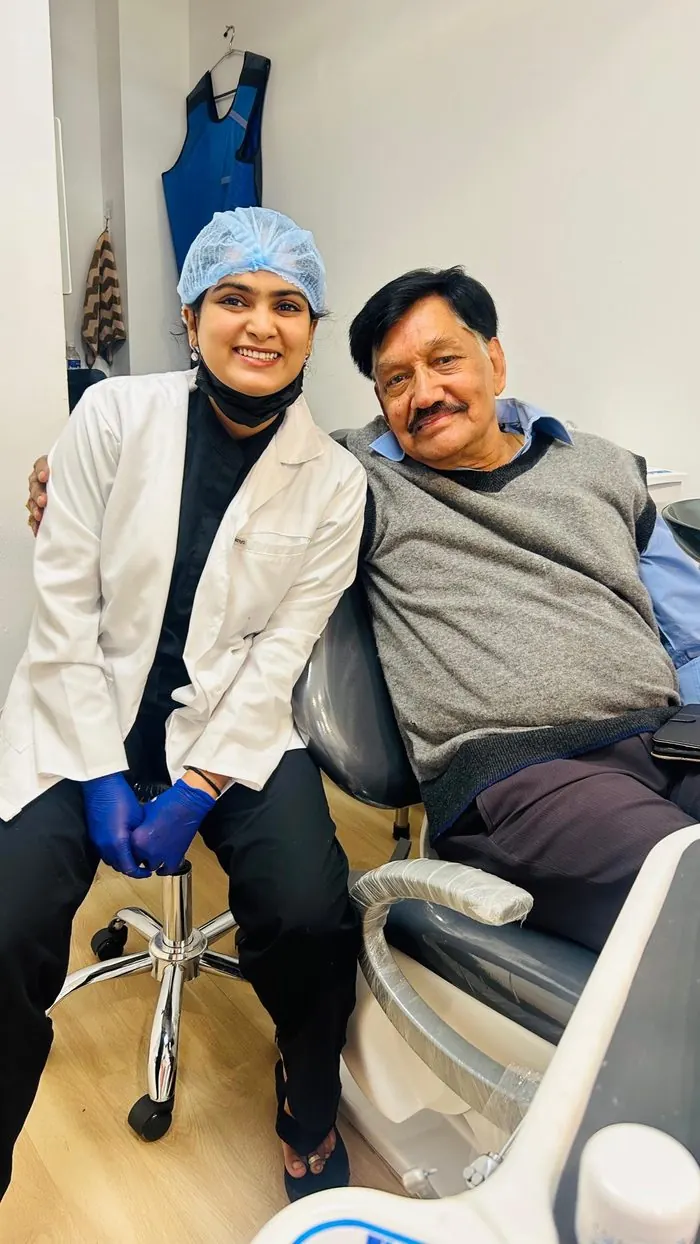 Senior patient with Dr. Pooja Biradar-Motagi